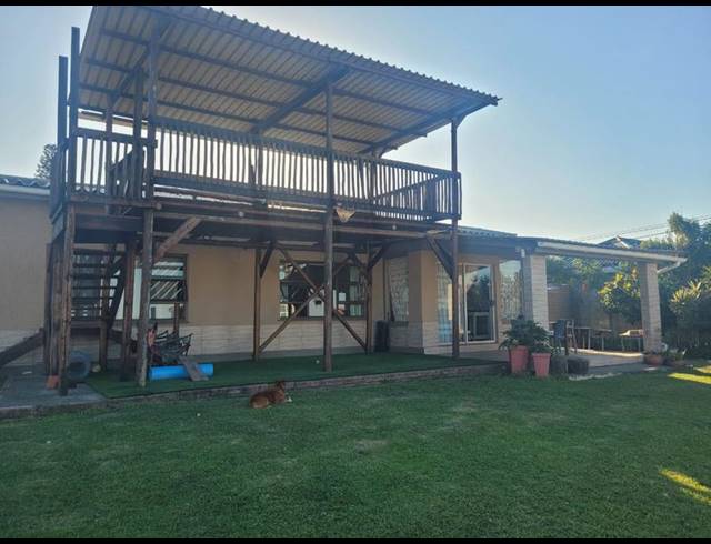 3 BEDROOM HOUSE FOR SALE IN UVONGO BEACH